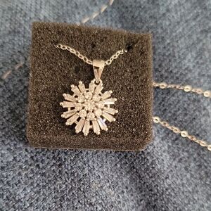 Elegant Silver Pendant Necklace